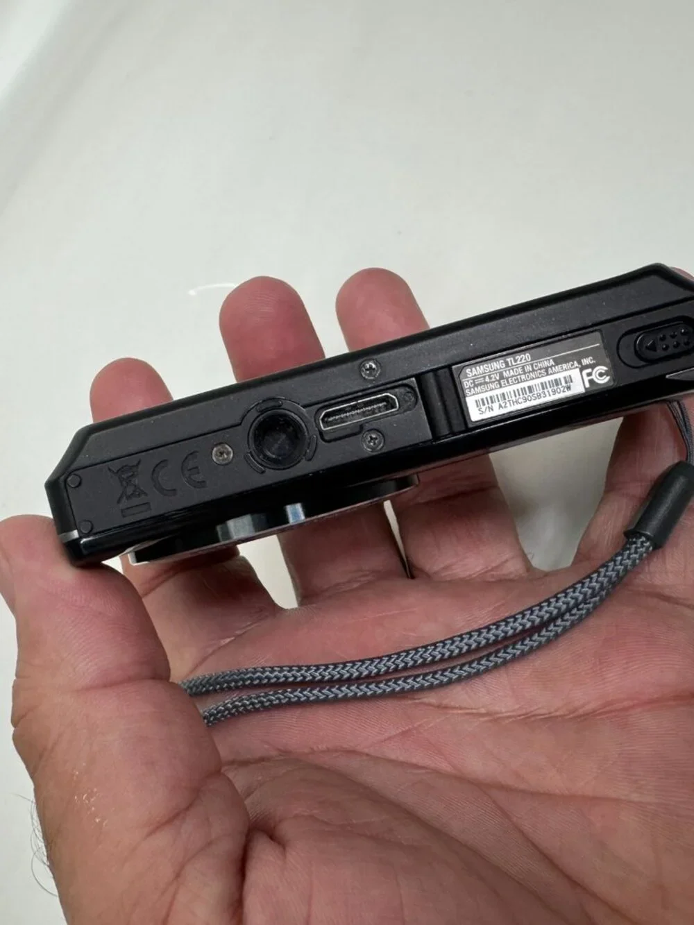 Samsung TL220 DualView 12.2MP Digital Camera 4.6x Zoom _ Please Read